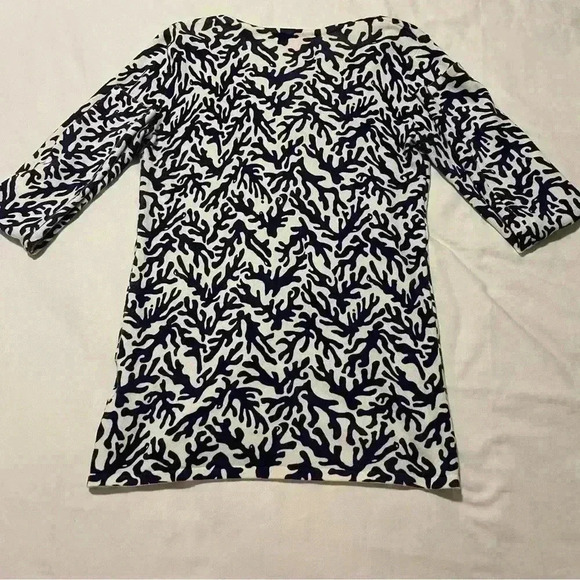 LILLY PULITZER BLUE & WHITE CORAL DESIGN V NECK SWEATER M - Picture 6 of 6